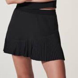 NWT-  SPANX Yes, Pleats! Skort, 14"